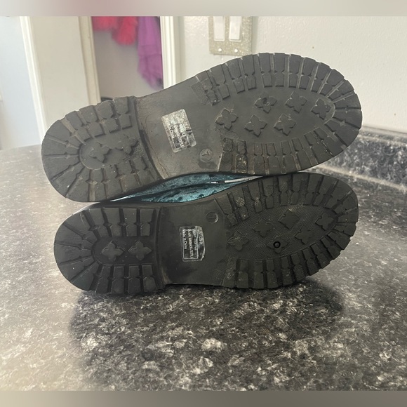 Size 7 blue velvet combat boots - Picture 5 of 5